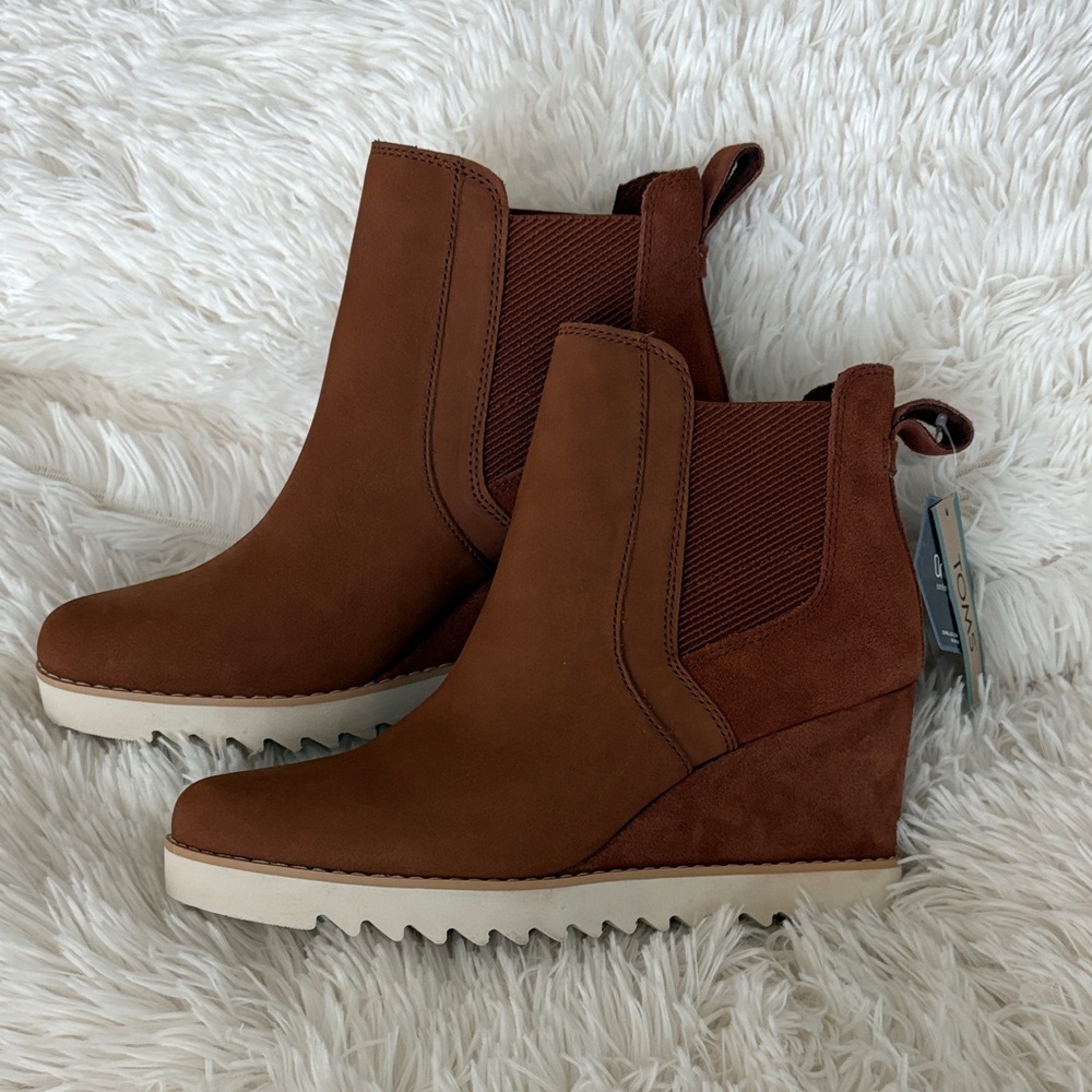 NWT! Toms wedge boots. Size 8.5